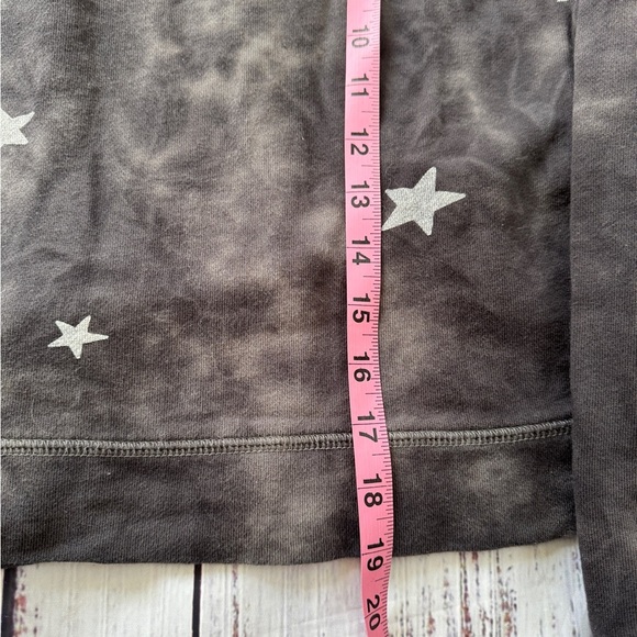 Z SUPPLY - MILLIE CLOUD STAR SWEATSHIRT size Medium - Picture 4 of 7